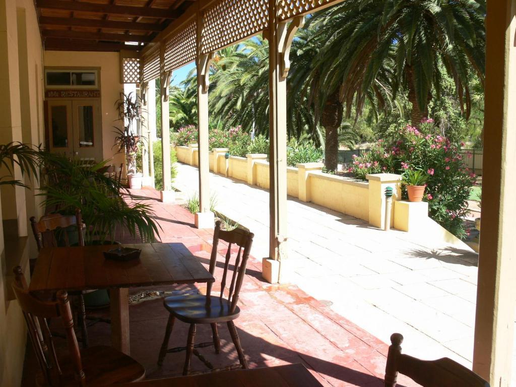 The Priory Hotel Dongara Exterior photo