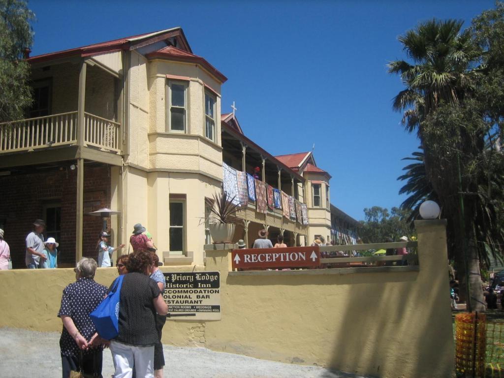 The Priory Hotel Dongara Exterior photo