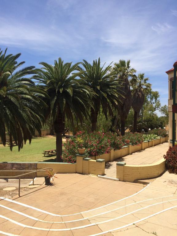 The Priory Hotel Dongara Exterior photo