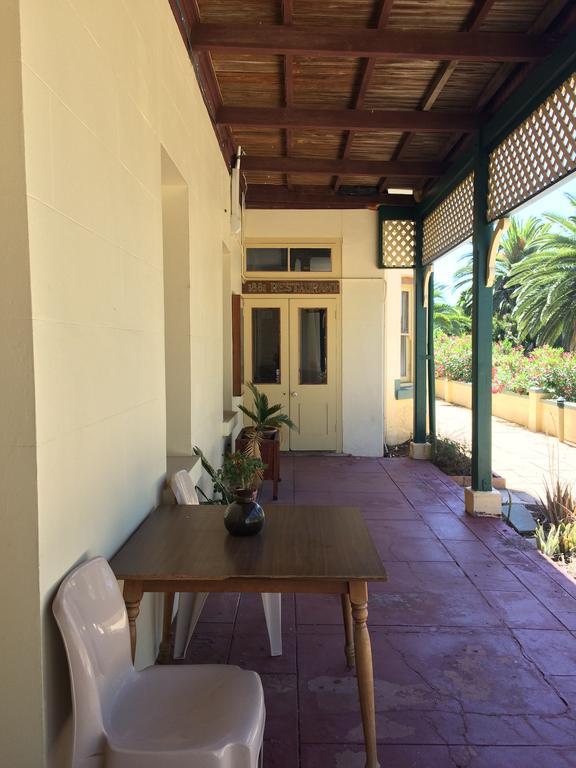 The Priory Hotel Dongara Exterior photo